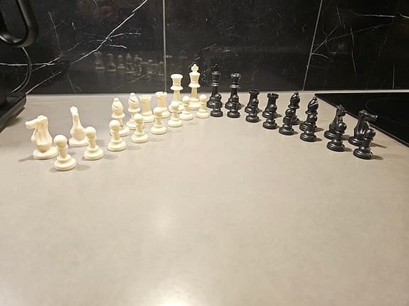 Schackpjäser säljes