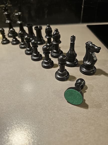 Schackpjäser säljes