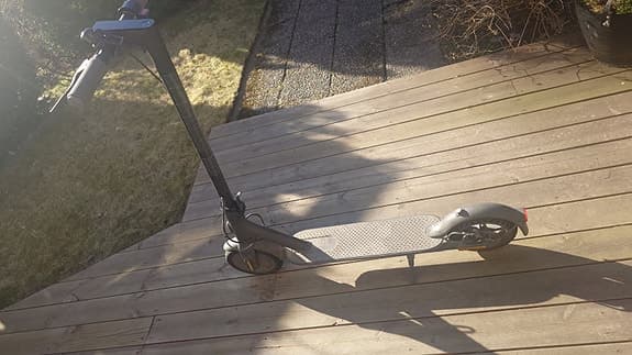 Xiaomi elsparkcykel svart med display (pris kan diskuteras!)