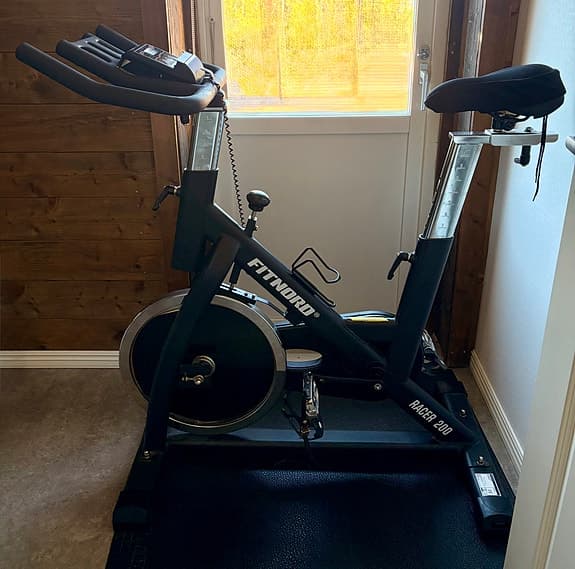 FitNord Racer 200 spinningcykel svart