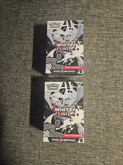 2st Pokémon Scarlet & Violet White Flare Booster Bundle i fint skick