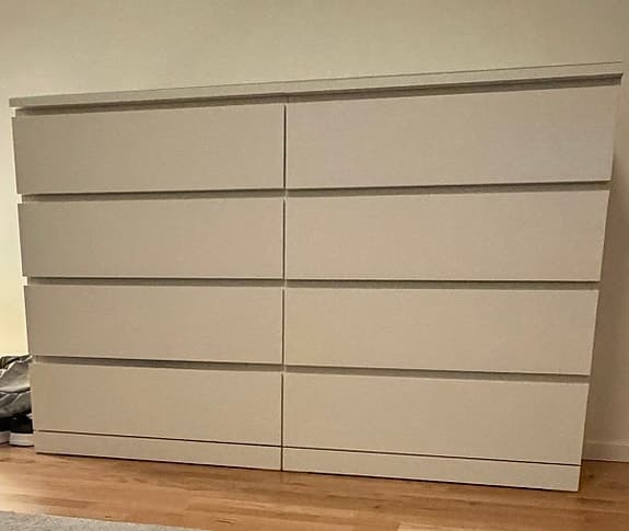 Ikea malm byrå med glasskiva