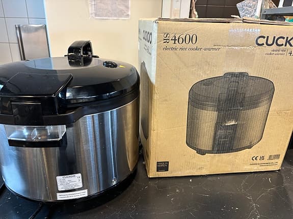 Cuckoo riskokare SR-4600 4,60 l med non-stick och hölje i rostfritt stål