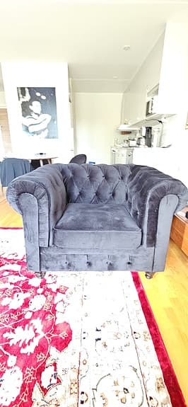 Chesterfield soffa i sammet från Chili.