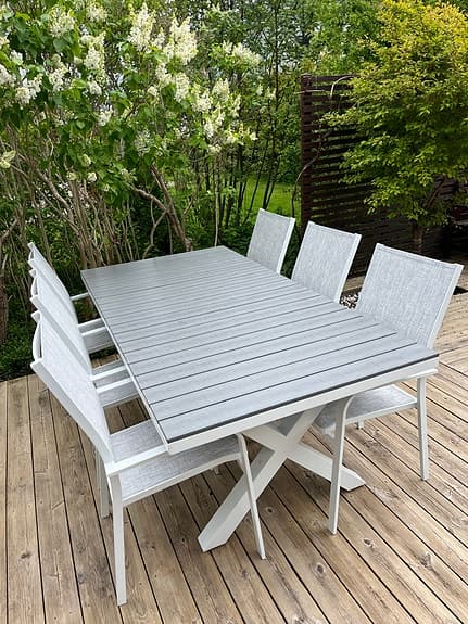 Mio Modena utegrupp – bord + 6 stolar + dynor, mycket fint skick!