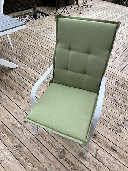 Mio Modena utegrupp – bord + 6 stolar + dynor, mycket fint skick!