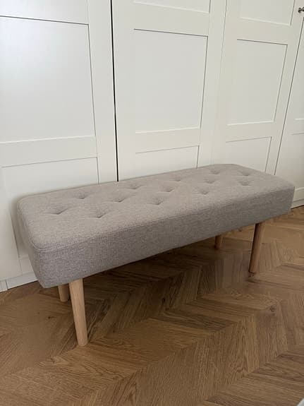 Fin bänk, Hagebro