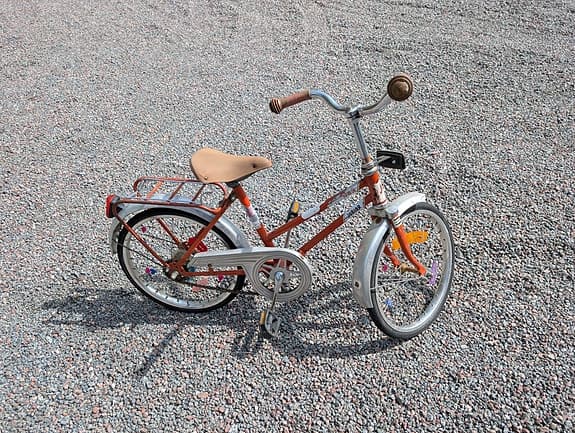 Fin gammal barncykel