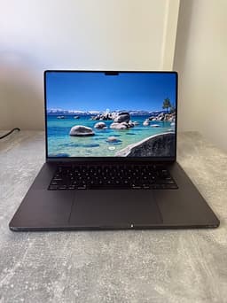MacBook Pro M3 Max 16tum 40Core GPU 48gb ram 1TB SSD