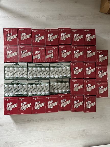Ca 700 golfbollar