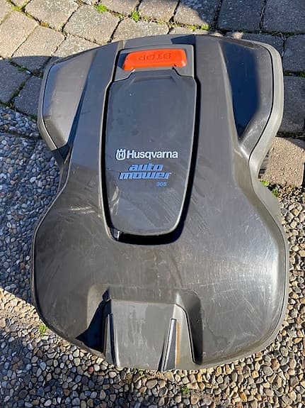 Husqvarna Automower 305, robotgräsklippare med hus