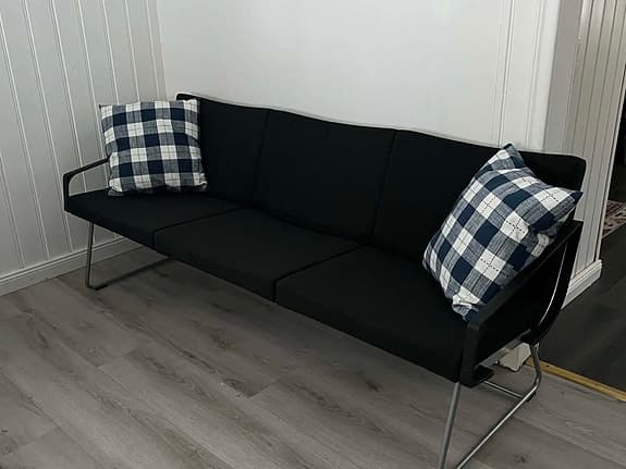 A-Line 3-sits soffa från Lammhults, designad av Anya Sebton
