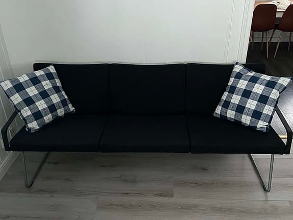 A-Line 3-sits soffa från Lammhults, designad av Anya Sebton