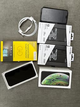 iPhone XS, 3 st Tech21 Evo Wallet-skal, Tempererat glas, samt laddningskablar