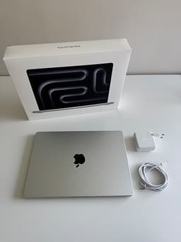 MacBook Pro 14" M5