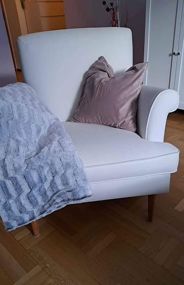 Soffa och Fotölj säljes nu billigt pga flytt