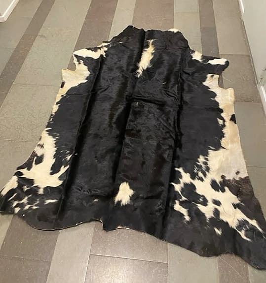 Kohud svart/vit kohudmatta/koskinn/matta/päls/western/cowboy