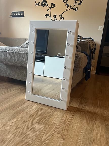 IKEA spegel med belysning och smyckesförvaring vit