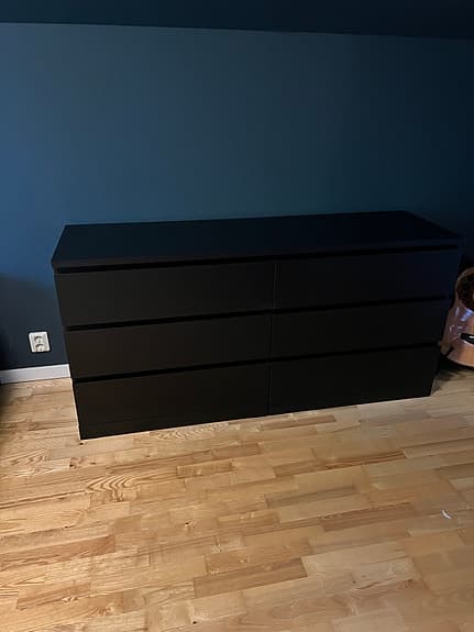 IKEA byrå med sex lådor svart