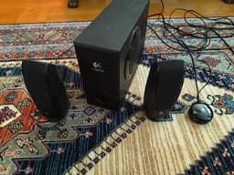 Logitech S-220 2.1 högtalarpaket med subwoofer