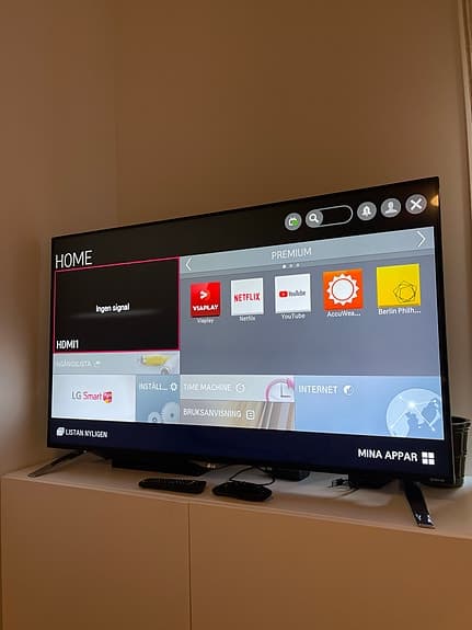 LG 49" 4K TV