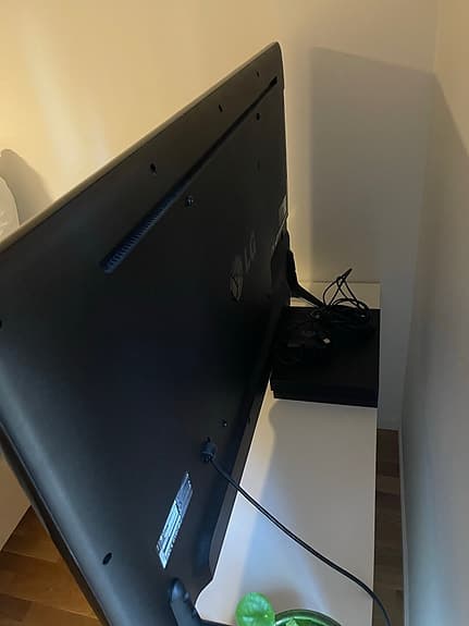 LG 49" 4K TV