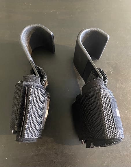 MM Sports Lifting Hooks