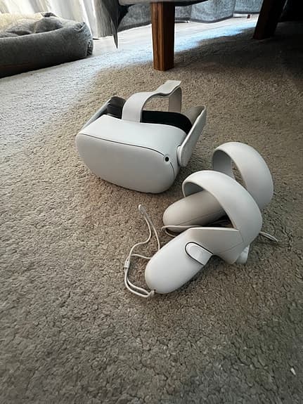 Meta Horizon VR-headset med handkontroller vit
