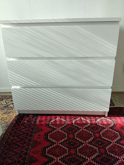 Malm vit byrå med 3 lådor