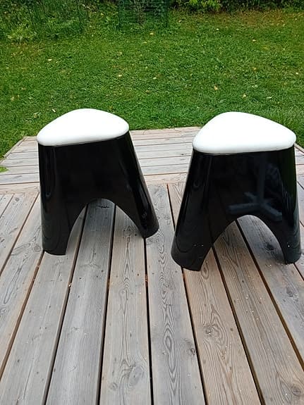 Pallar svart med vit sits stapel bara