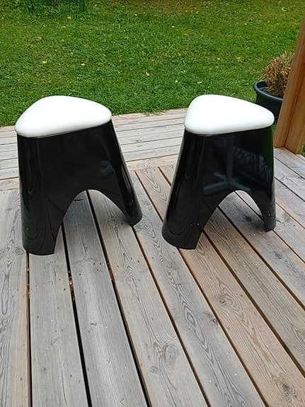 Pallar svart med vit sits stapel bara