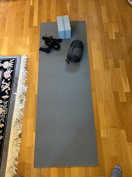 Yogamatta med klossar