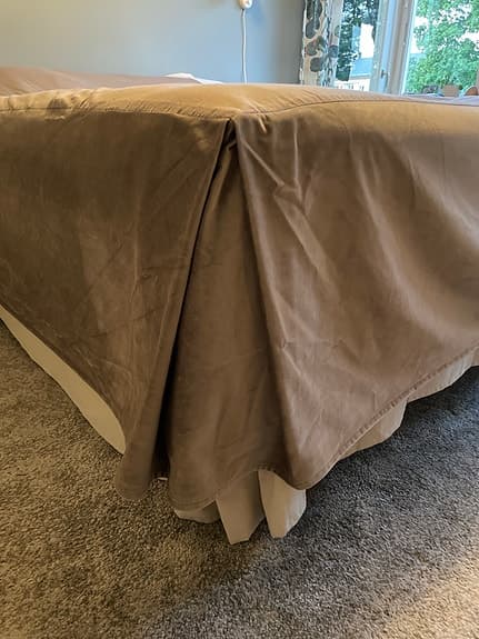 Sängkappa grå sammet 120 säng