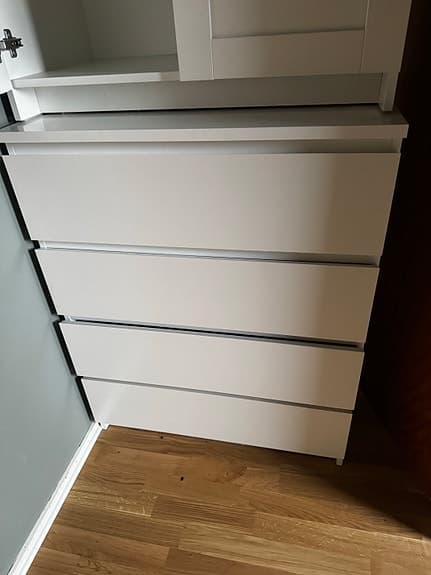 Malm byrå vit