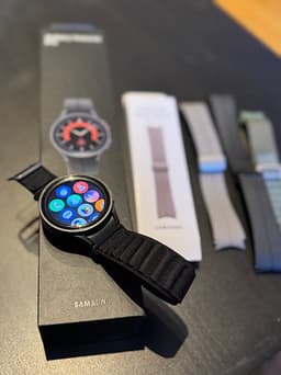 Samsung Galaxy Watch5 Pro smartklocka med armband
