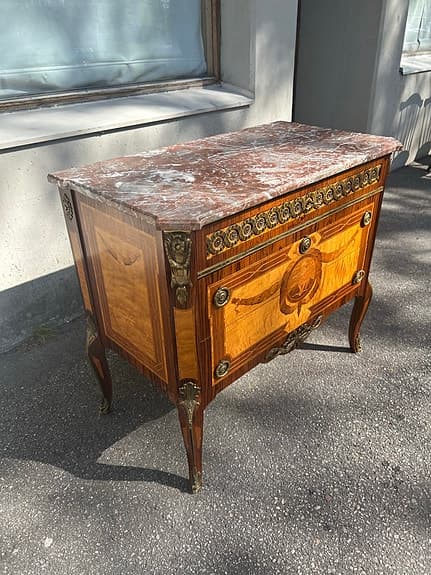 Stor retro gustaviansk byrå med marmorskiva