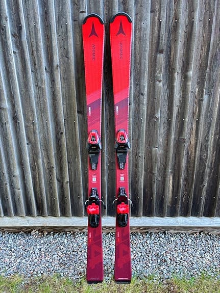 Atomic Redster J4 140cm 24/25  Inkl. L 6 GW Bindning