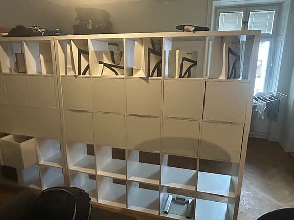 Stor rumsavdelare: 2 st IKEA Kallax (4x4) inkl. massor av lådor & skåp