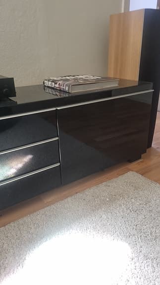 Modern Stereobänk , sideboard. blank svart
