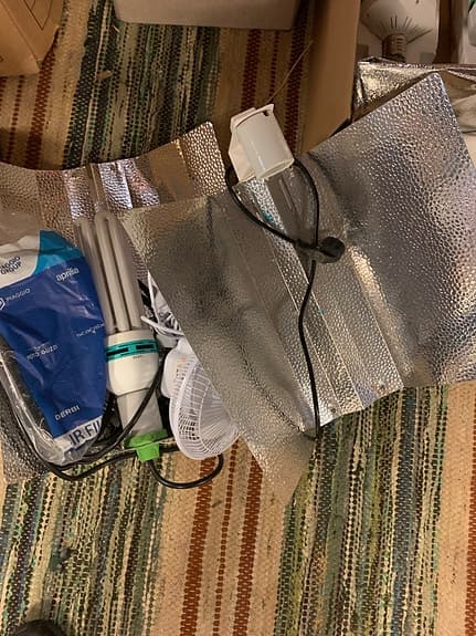 Odlingsbelysning med lågenergilampor och reflektor