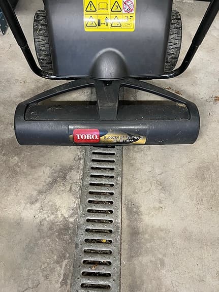Toro rulle för ränder på gräsmatta