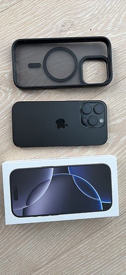 Apple iPhone 16 Pro 128 GB svart