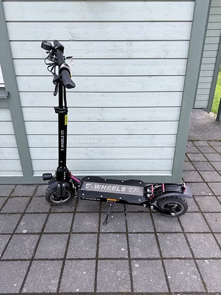 E-Wheels E7 elsparkcykel svart