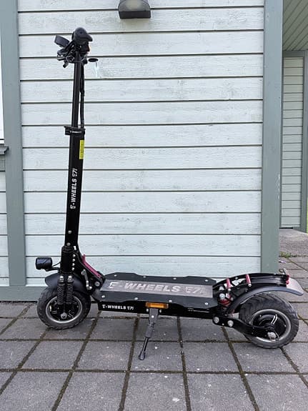 E-Wheels E7 elsparkcykel svart