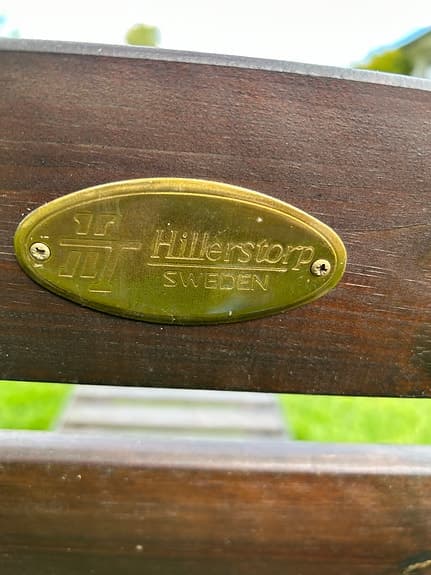 Hillerstorp solsängar i trä med dynor