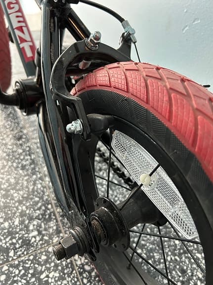 Stolen Agent 12 tum 2022 Freestyle BMX Cykel Svart/Röd
