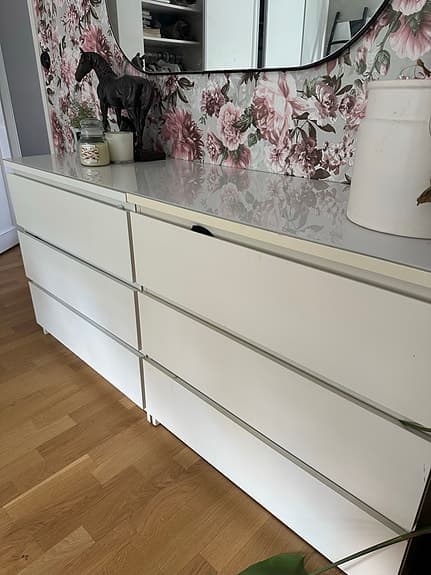 Ikea byråar + glasskiva