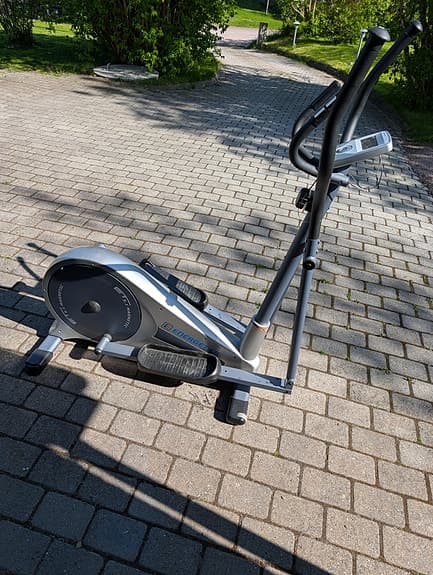 Titan Crosstrainer träningsmaskin grå