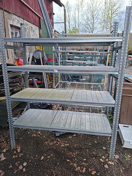 Metallhylla med 4 plan grå
