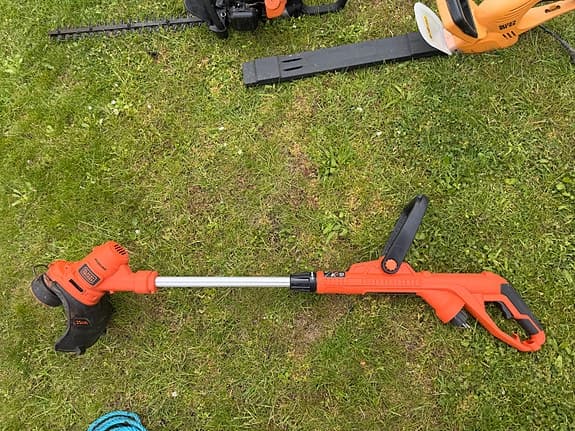 Black & Decker grästrimmer + motorsåg och häcksax